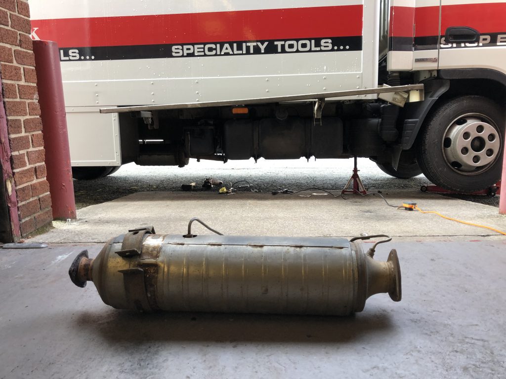 DPF clean on this Mitsubishi Canter Fuso for the local Snapon dealer